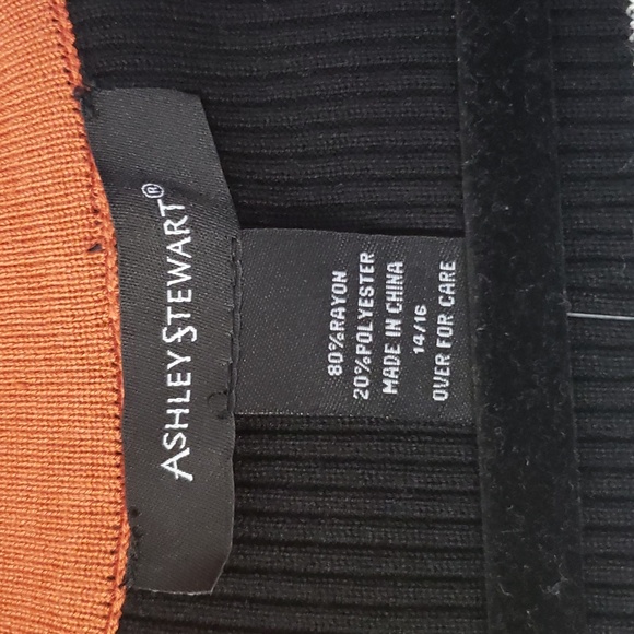 Dress - Picture 4 of 7